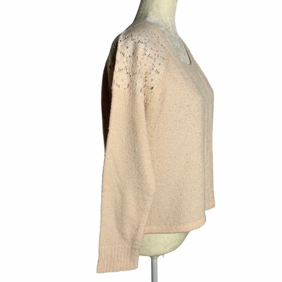 Lace Cold Shoulder Cropped Knit Sweater 60PE - Picture 4 of 6